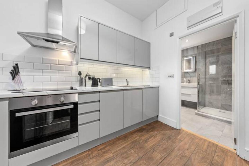 Majestic 2 Bedroom In Knightsbridge Kb70 Лондон